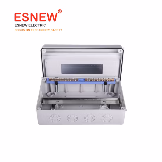 El panel de conexiones del recinto a prueba de agua encajona la caja de conexiones solar